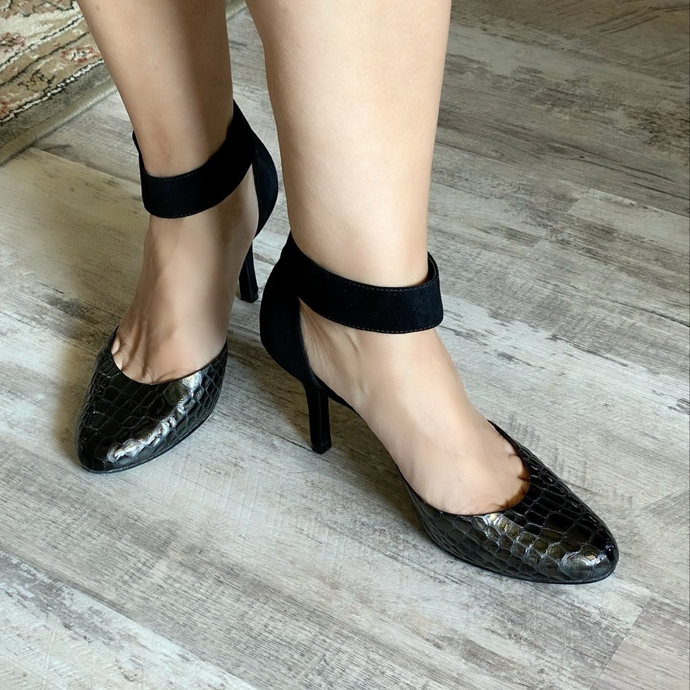 Impo ankle strap, closed toe pumps. Black w/ dark pewter “crocodile” pattern. 9.